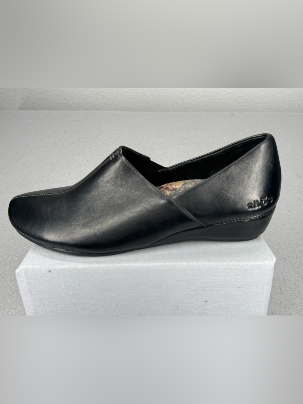 Taos Scheme Black Leather Slip-On Wedge Loafer Shoes 8 - Picture 6 of 10